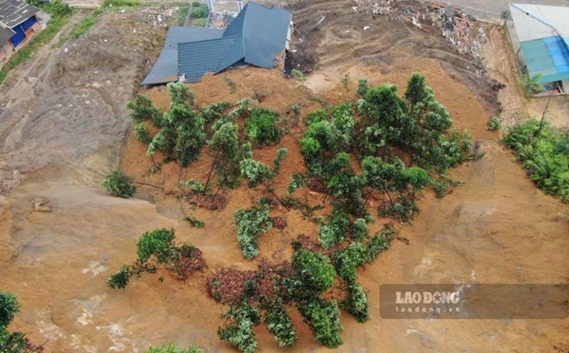 The scene of the landslide that killed 5 people in Lao Cai. Photo: Van Duc
