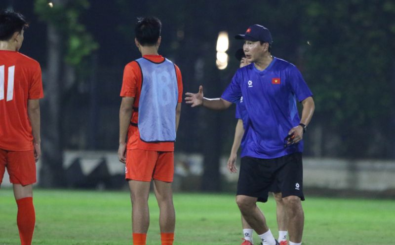 U23 베트남은 2025년 U23 동남아시아 대회를 앞두고 적극적으로 전문성을 연마하고 있습니다. 사진: VFF