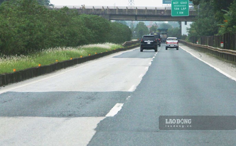 The Hanoi - Thai Nguyen Expressway has been in operation for more than 10 years and has not collected tolls. The quality of the road surface is assessed to have deteriorated a lot. Photo: Viet Bac.