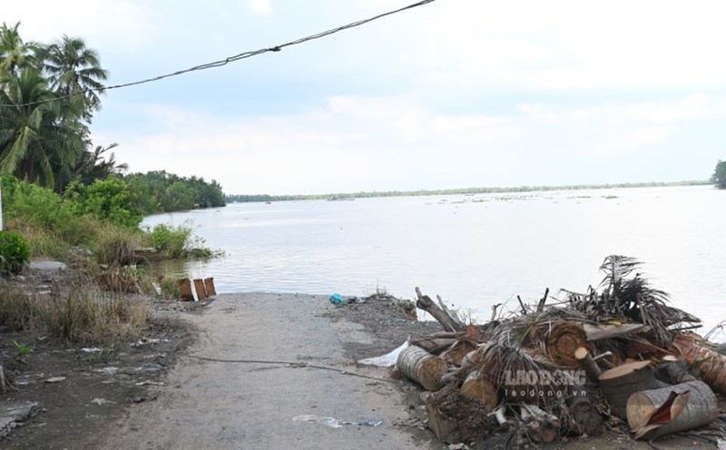 The construction area of the An Hoa culvert project under the JICA-3 project is slow to implement. Photo: Quyen Pham