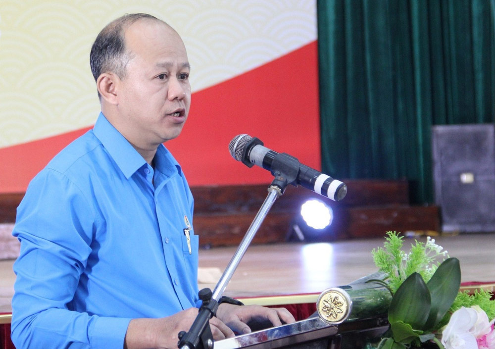 Mr. Le Van Dai - Permanent Vice President of the Da Nang City Labor Federation - requested the leaders of 24 Ward and Commune Trade Unions to immediately deploy the action plan. Photo: Tra Van