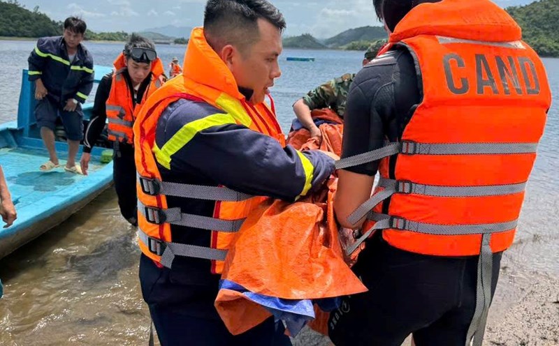 The authorities found the victim's body after many hours of searching. Photo: Provided by the police