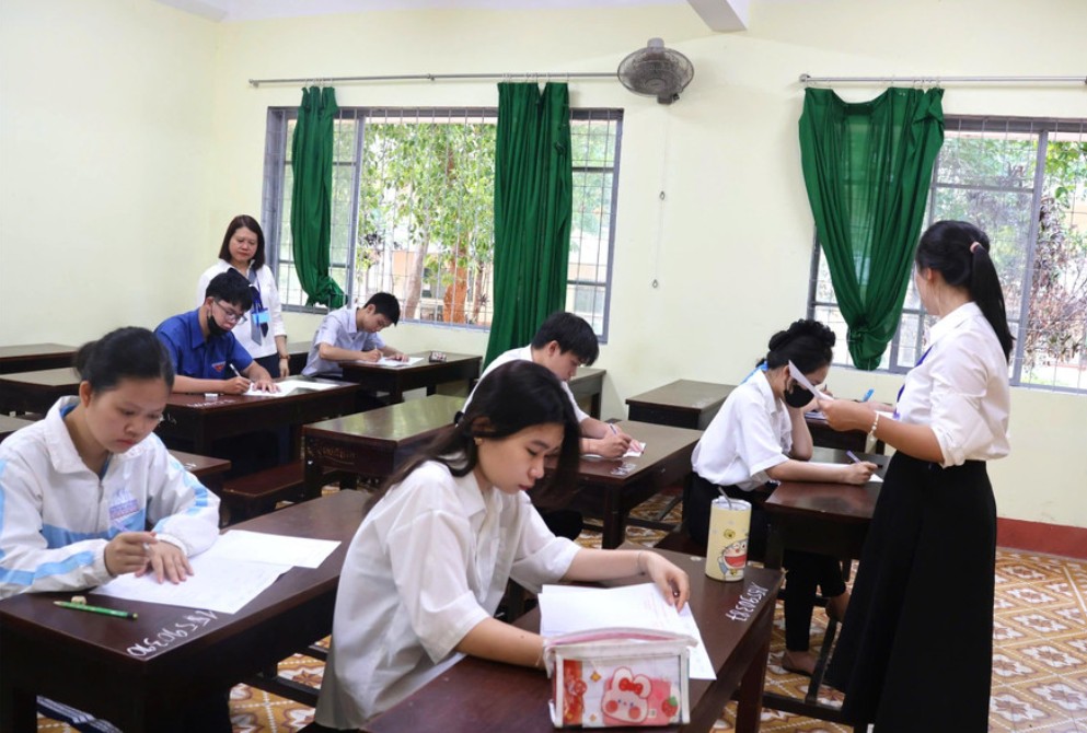 Many candidates in Dak Lak are waiting for the day to announce their 2025 high school graduation exam scores. Photo: Thanh Tam