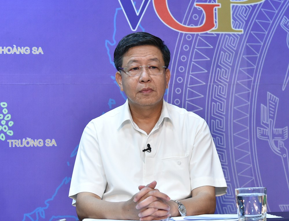 Mr. Duong Duc Tuan said that according to the roadmap, in the third quarter of 2025, Hanoi will standardize the low-emission zone system. Photo: VGP