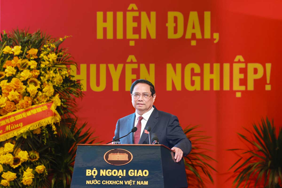 팜밍찡(Pham Minh Chinh) 정부 총리가 2025년 7월 15일 브라질 외무부 당위원회 대표 대회에서 연설하고 있습니다. 사진: 하이응우옌(Hai Nguyen)