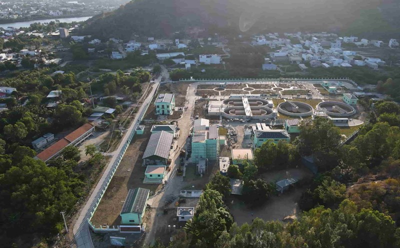 Khanh Hoa aims to complete a series of large projects and remove backlogs in the last months of the year. Photo: Huu Long