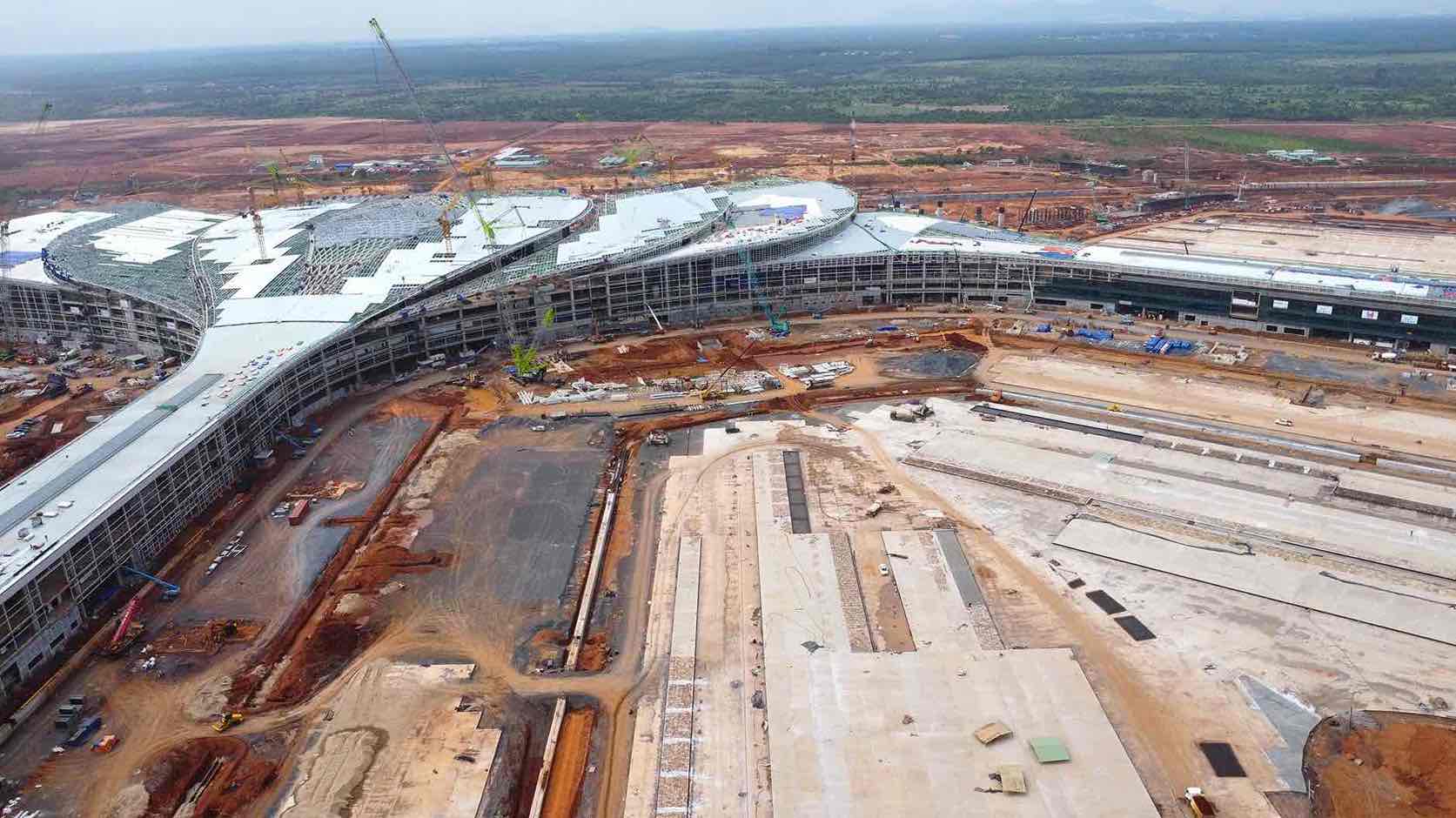 Long Thanh空港プロジェクトの第3構成プロジェクトに属する入札パッケージ4.7(空港、旅客ターミナル)の建設。写真:HAC