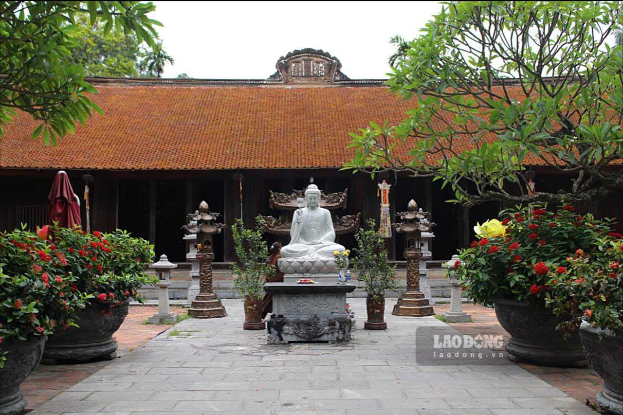 Moi day, chua Vinh Nghiem (ten chu la Vinh Nghiem Tu) nam trong quan the di tich va danh thang Yen Tu - Vinh Nghiem - Con Son, Kiep Bac vua duoc cong nhan la di san van hoa the gioi. Chua dong vai tro dac biet quan trong trong lich su Phat giao thoi Tran noi rieng va lich su Phat giao Viet Nam noi chung.