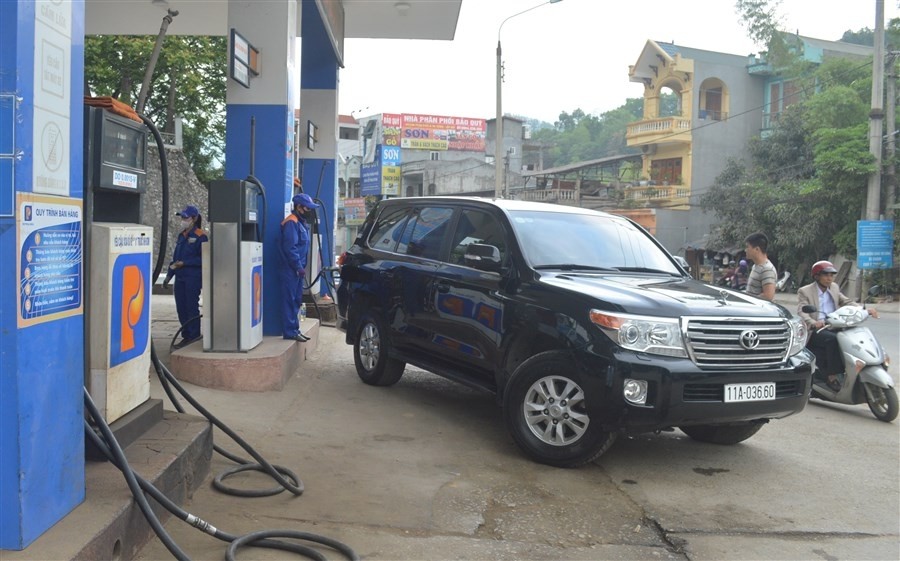 Cao Bang 石油会社傘下のガソリンスタンド。写真: Quoc Son