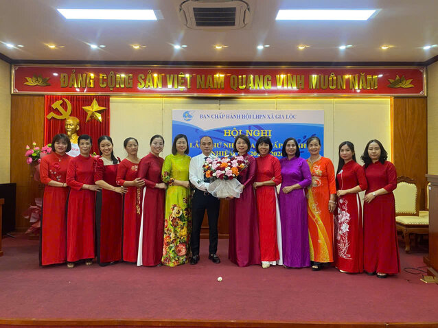 La Union de Mujeres de Gia Loc Commune ingreso al nuevo termino con el aparato consolidado. Foto: Centro cultural, deportivo y de comunicacion gia loc