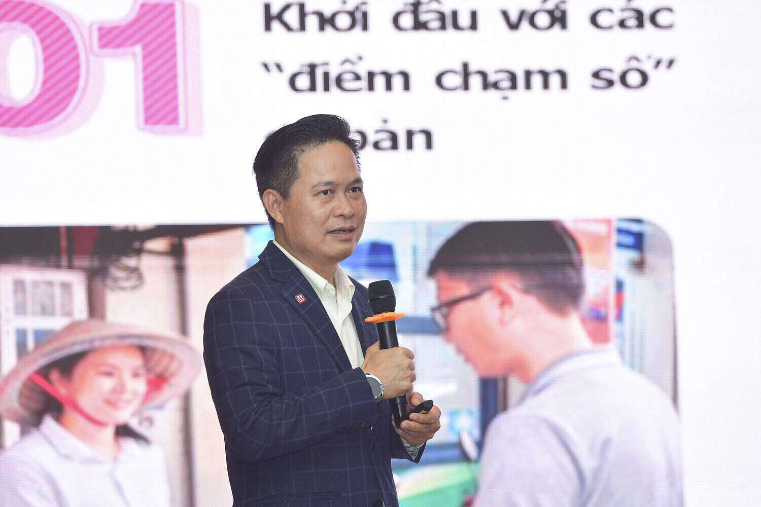 Tai Hoi nghi, ong Nguyen Ba Diep, Dong sang lap Tap doan Cong nghe Tai chinh MoMo da gioi thieu bo giai phap tai chinh so danh cho tieu thuong va ho kinh doanh. Anh: Momo