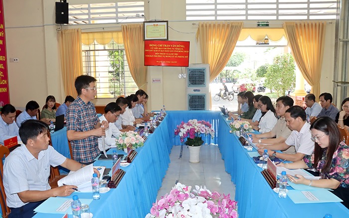 Ong Vu Nhat Tan – Chu tich UBND xa Phong My bao cao tinh hinh van hanh he thong chinh tri cua xa