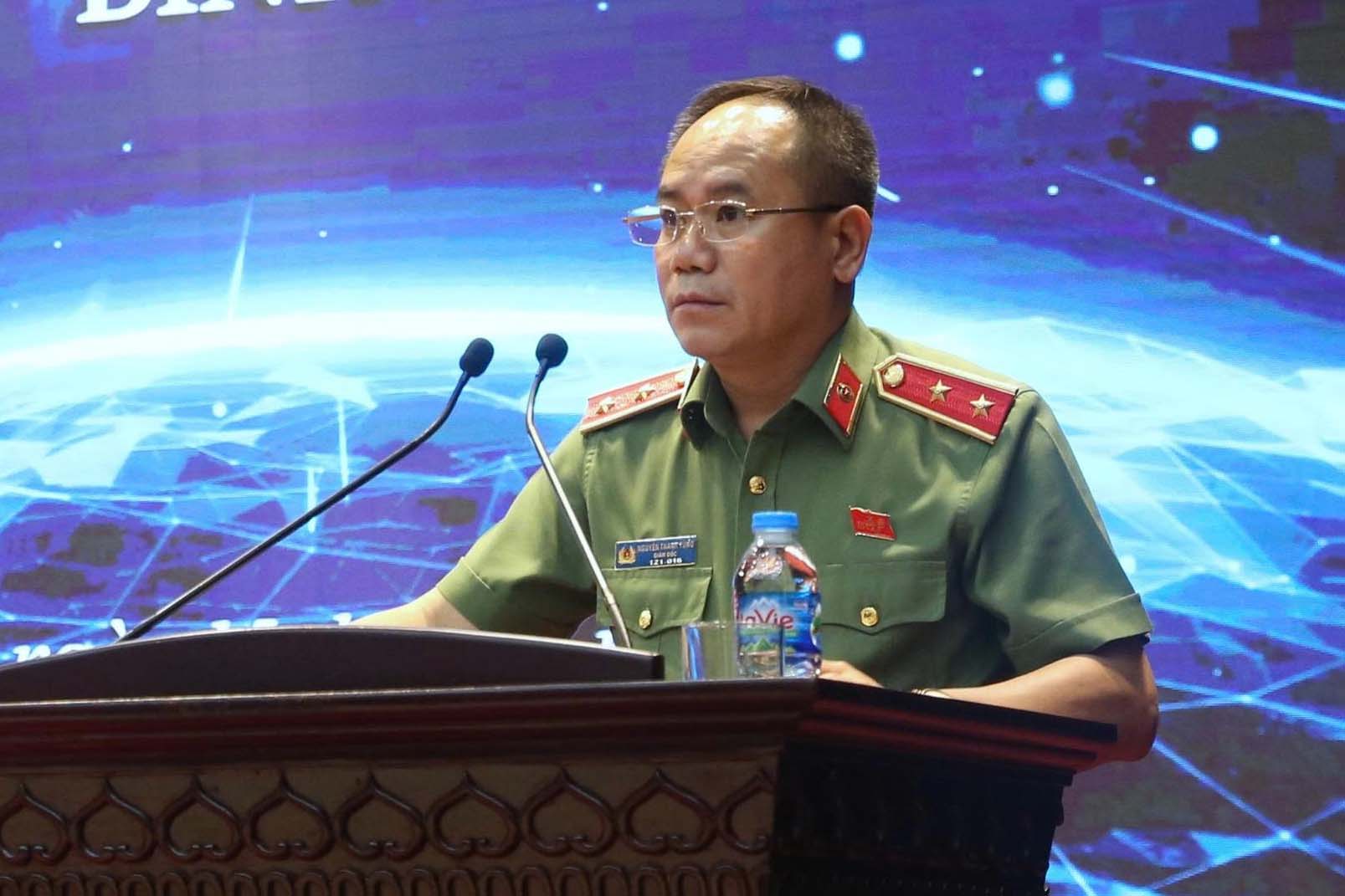 Nguyen Thanh Tung 중장 하노이 공안국장이 행사에서 연설하고 있습니다. 사진: Ngoc Bich