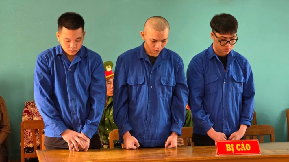 Bạn gái của Mỹ và bạn gái của Thuận thách thức đánh nhau qua mạng xã hội đã dẫn đến vụ việc Mỹ cùng nhóm bạn tìm Thuận giải quyết. Ảnh: Văn Vũ