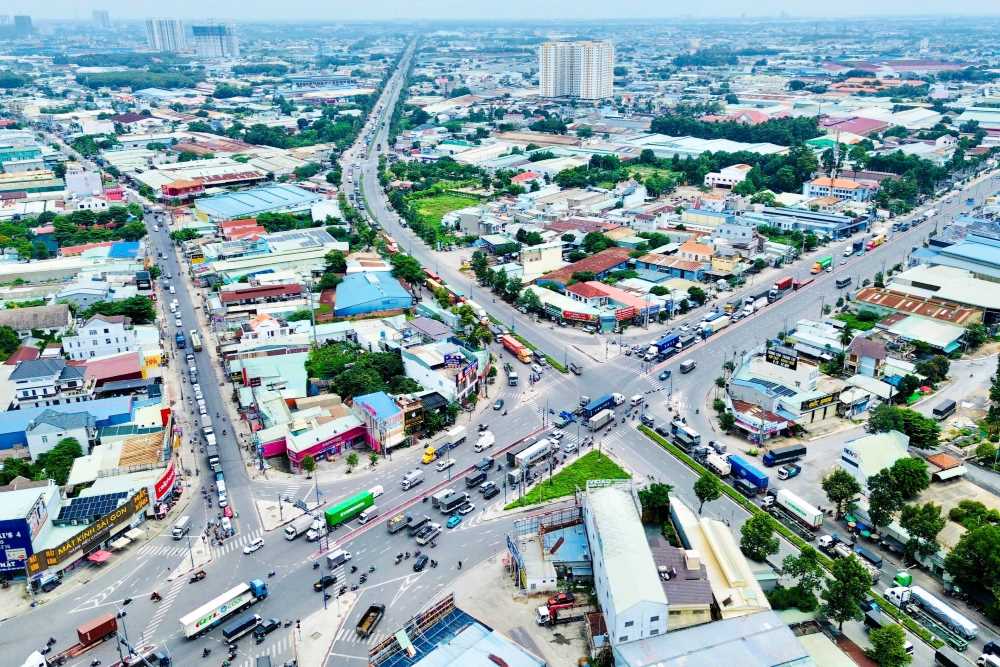 Khu vuc nga sau An Phu, diem giao giua DT743 voi Tan Van - My Phuoc va duong 22/12, Tran Quang Dieu. Noi day tung la diem den un tac, tai nan giao thong khi co den hai giao lo nam sat nhau voi hang nghin phuong tien qua lai moi ngay