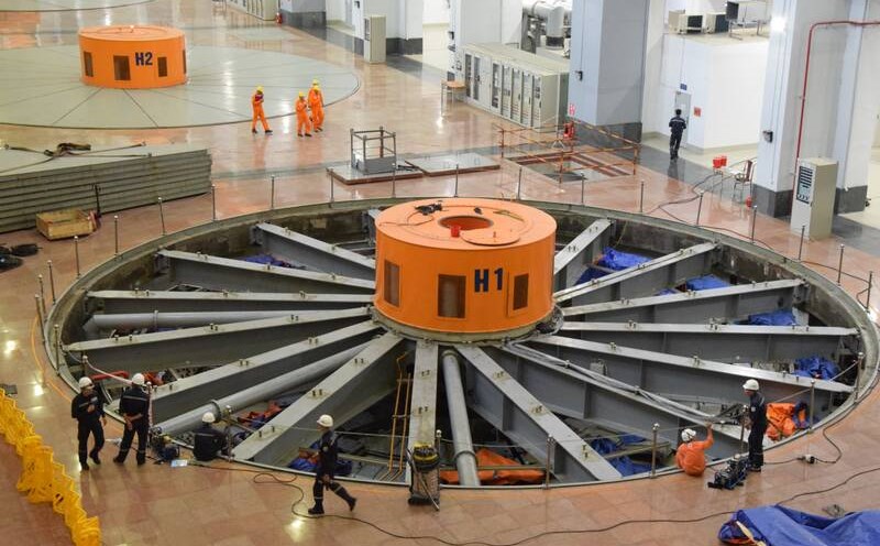 Workers and engineers maintain and repair the H1 power plant. Photo: Truong Son
