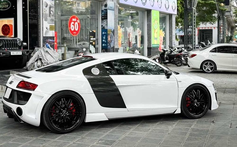 Hummer R8 Audi R8 và Hummer H1 Alpha hiếm gặp cùng xuất hiện tại Hà Nội