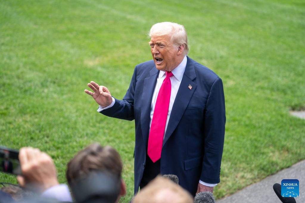 도널드 트럼프 미국 대통령은 우크라이나가 러시아 수도를 공격하도록 부추겼다는 정보를 부인했습니다. 사진: 신화통신