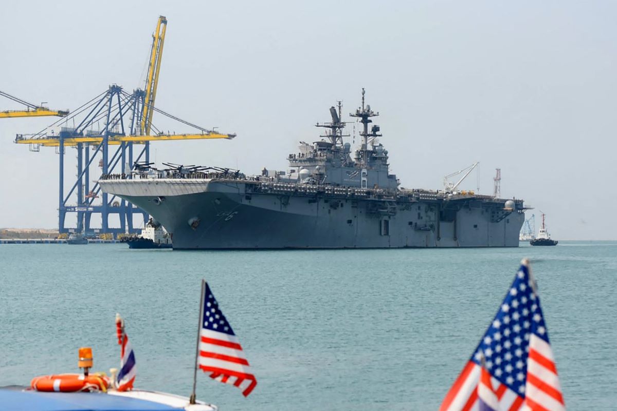 태국은 미국이 관세 인하를 위해 기지를 건설한다는 보도를 부인했습니다. 사진은 USS 아메리카가 2020년 2월 코브라 골드 훈련 전에 태국 촌부리의 사타힙 해군 기지에 도착하는 모습입니다. 사진: AFP