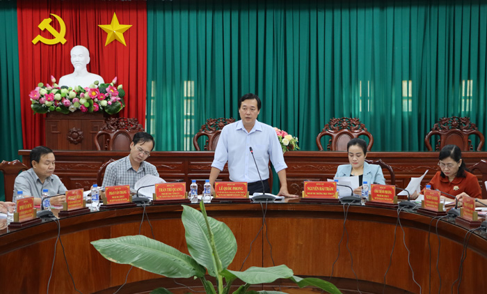 Bi thu Tinh uy Le Quoc Phong ket luan phien hop thu nhat. Anh: Cong thong tin dien tu Dong Thap.