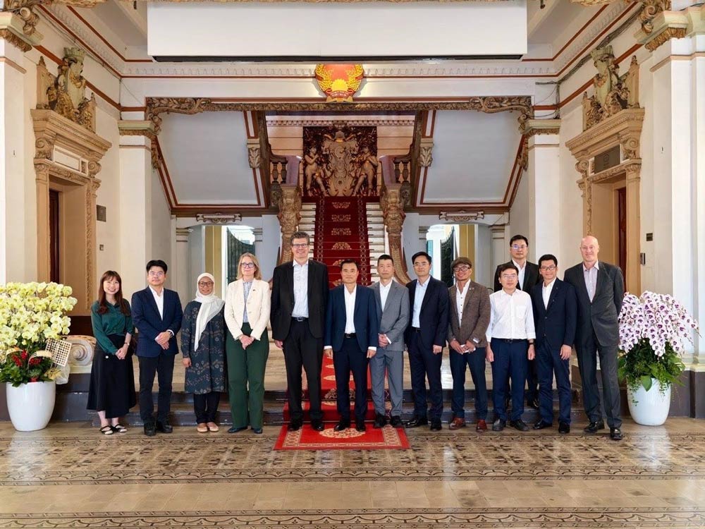 The inauguration ceremony of the Research and Training Cooperation Center of Monash University was held at the Ho Chi Minh City Urban Traffic Management and Operation Center. Photo: Provided by the enterprise