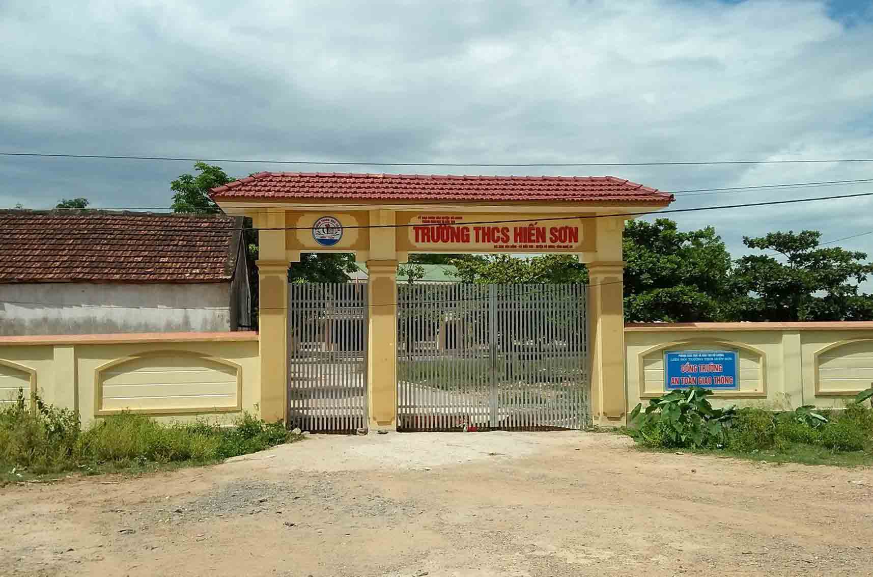 En la vispera del nuevo año escolar, la escuela secundaria Hien Son (Bach Ha Commune, una provincia) informo una escasez de maestros con varias 13 personas. Foto: NGOC ANH