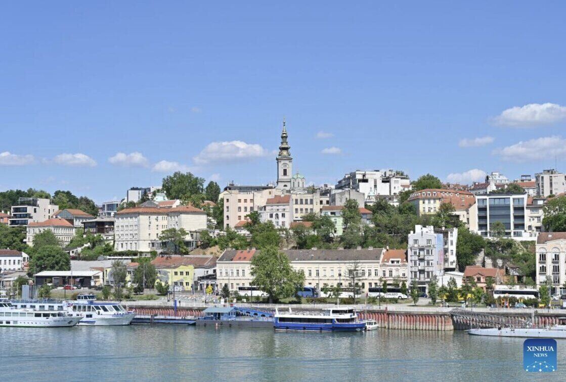 세르비아 베오그라드의 사바 강을 따라 풍경. 사진: 신화통신