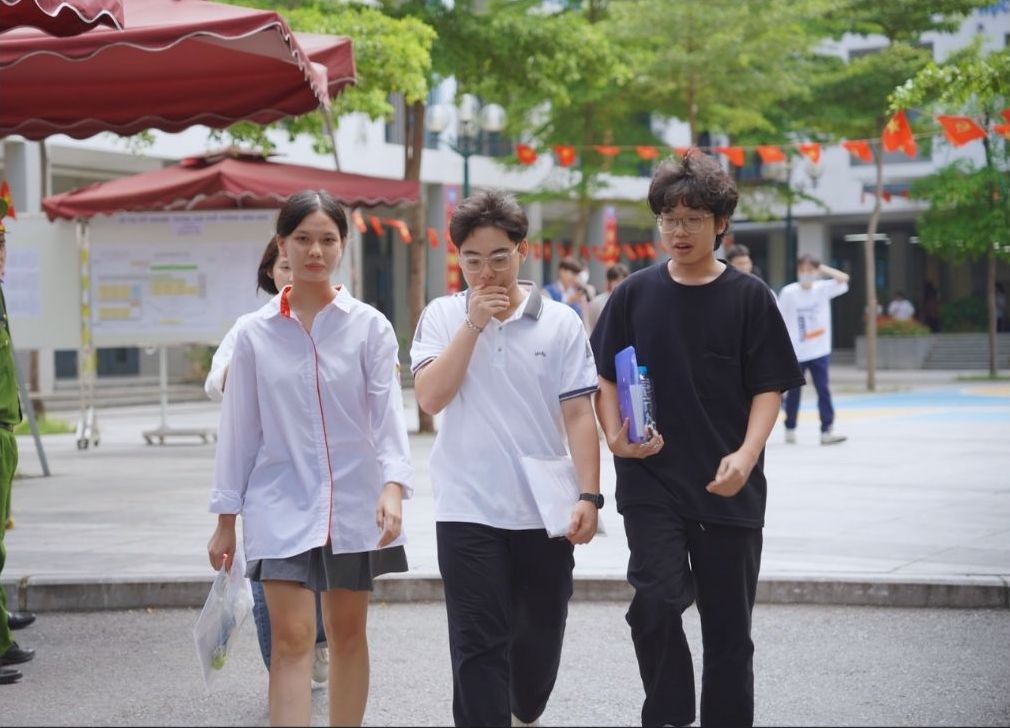 Candidates taking the 2025 high school graduation exam. Photo: Vu Linh