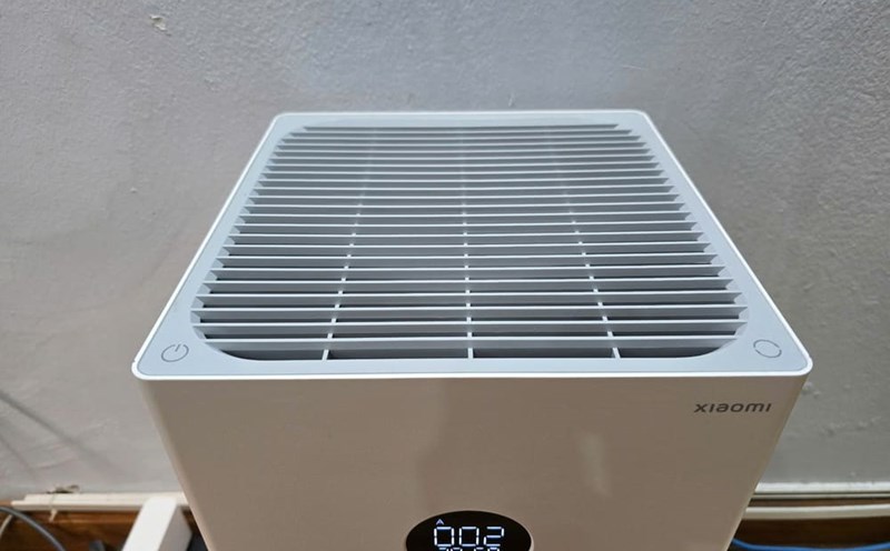 The air purifier is regularly cleaned to ensure the longevity of the product. Photo: Tuan Dat