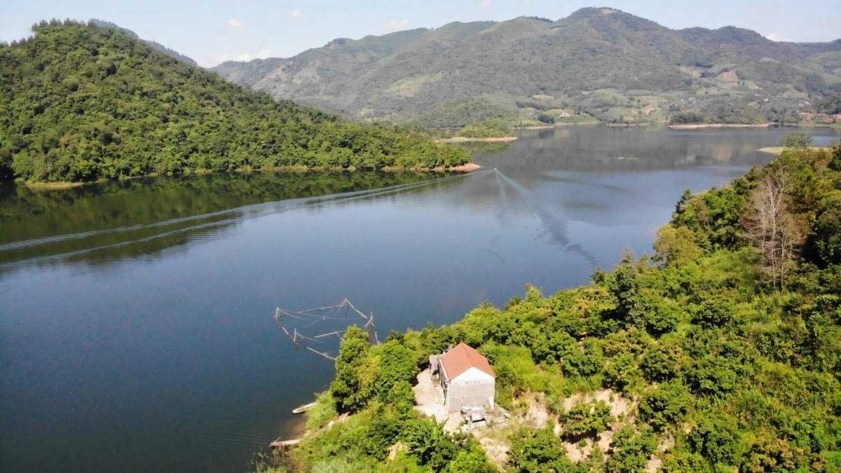 A corner of Cam Son Lake, Bac Ninh Province. Photo: Van Truong