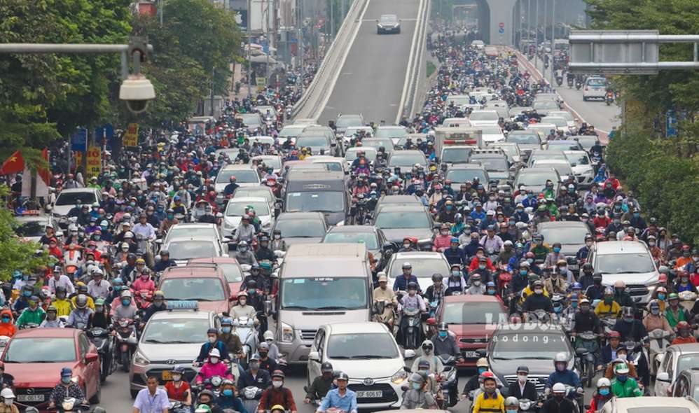 Segun los expertos, es necesario desarrollar una politica de comprar una moto de gasolina a un automovil electrico a un precio razonable. Foto: para el