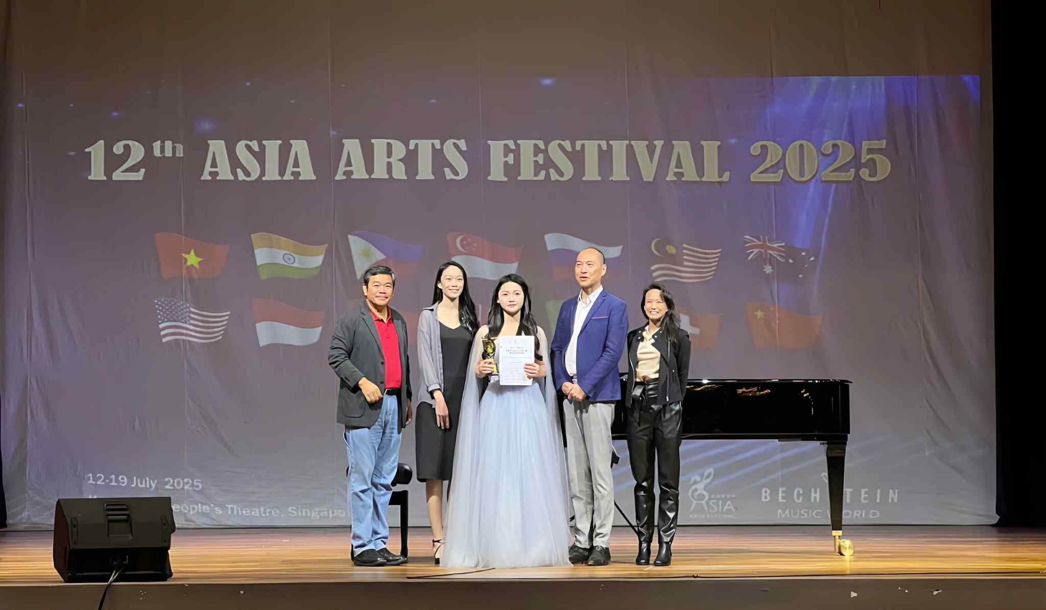Ban giam khao Asia Artist Festival 2025 an tuong voi thi sinh den tu Viet nam - Nguyen Thanh Chuc. Anh: Nhan vat cung cap