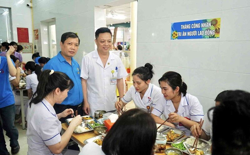 Warm Union Meal at Nghe An Obstetrics and Pediatrics Hospital. Photo: Ngoc Anh