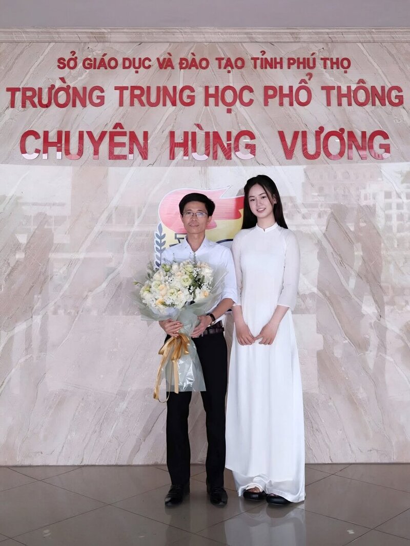 Hien Mai luon duy tri thanh tich hoc tap xuat sac tai truong THPT Chuyen Hung Vuong. Anh: NVCC.
