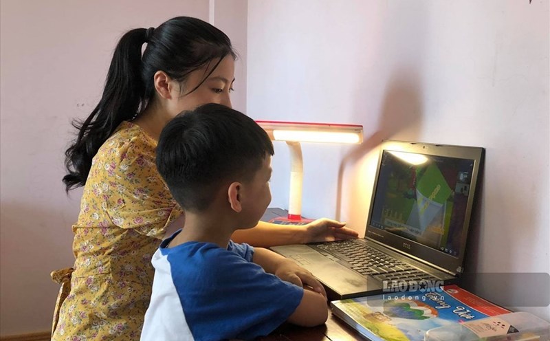 Internet Matters warns of the risk of children being emotionally dependent on AI chatbot. Photo: Ha Phuong