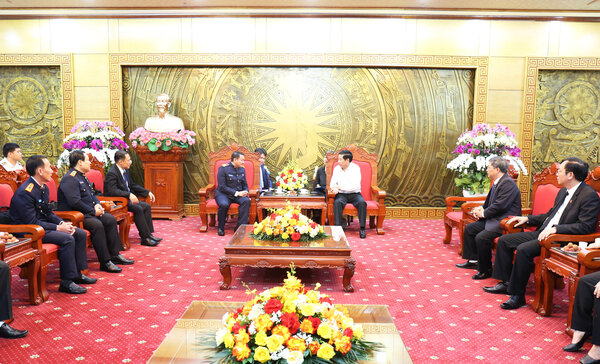 Toan canh buoi tiep. Anh: Nguyen Nhan