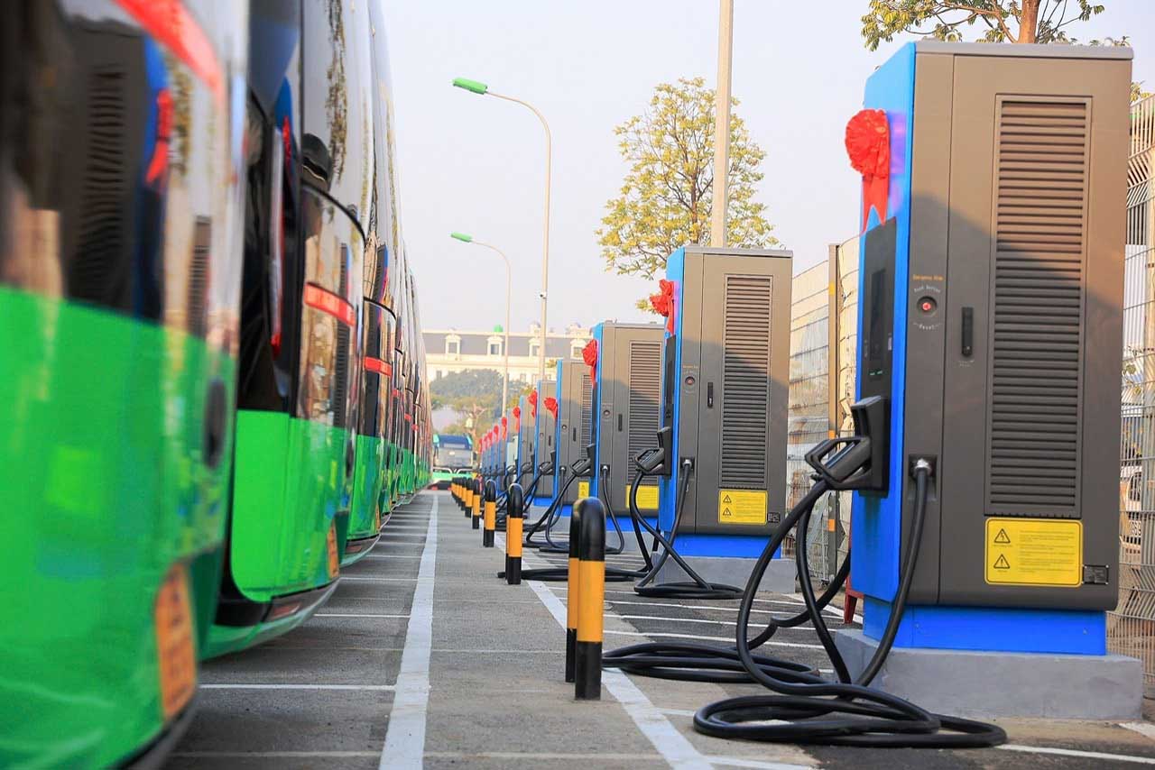 하노이는 곧 시내 충전소 네트워크를 계획할 것입니다. 사진: 뚜언 카이