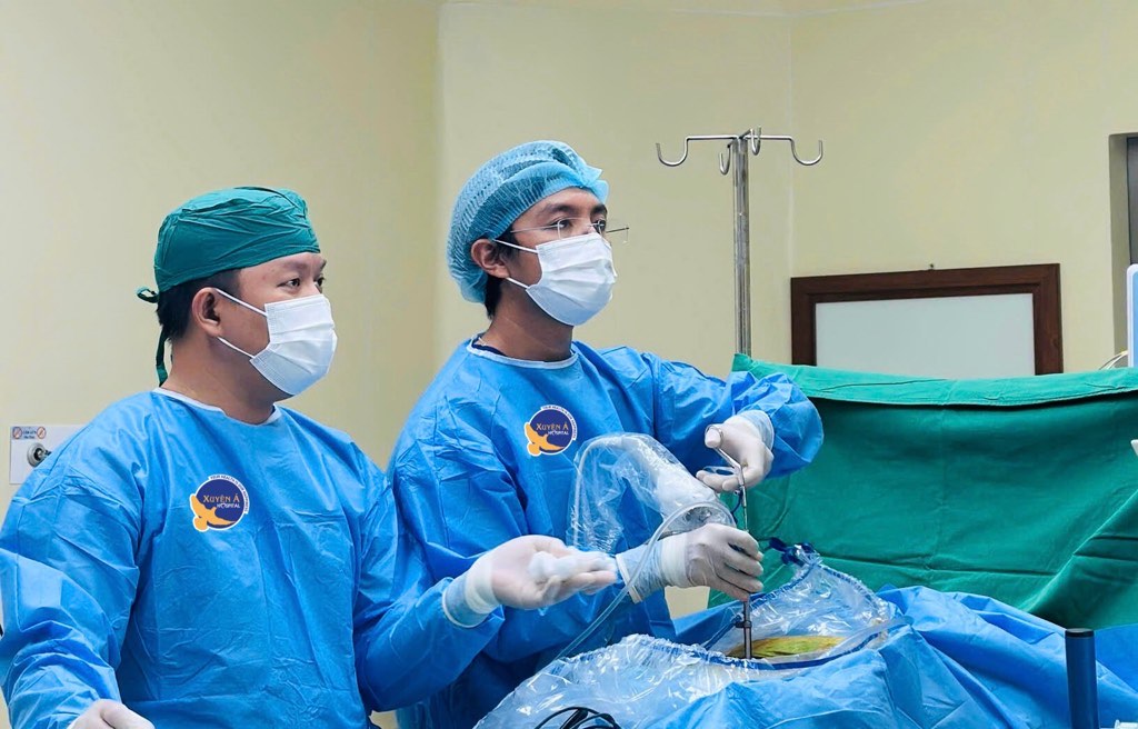 筋肉が緊張しているふりをして、23歳の少女は重度の椎間板ヘルニアで永遠に麻痺寸前