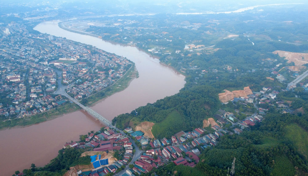Cầu Yên Bái là 1 trong 5 cây cầu bắc qua sông Thao tại thành phố Yên Bái, (tỉnh Yên Bái cũ).