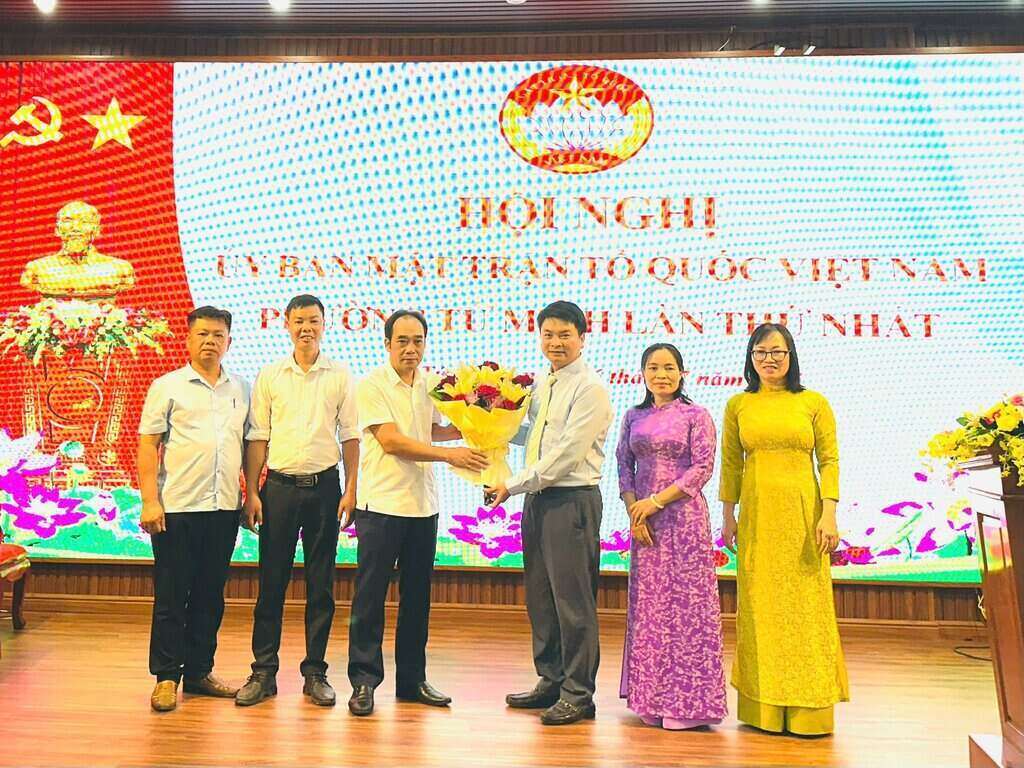 El Comite del Frente de la Paterna de Tu Minh Ward, Hai Phong City, lanzo e implemento una nueva tarea. Foto: TU Minh Ward