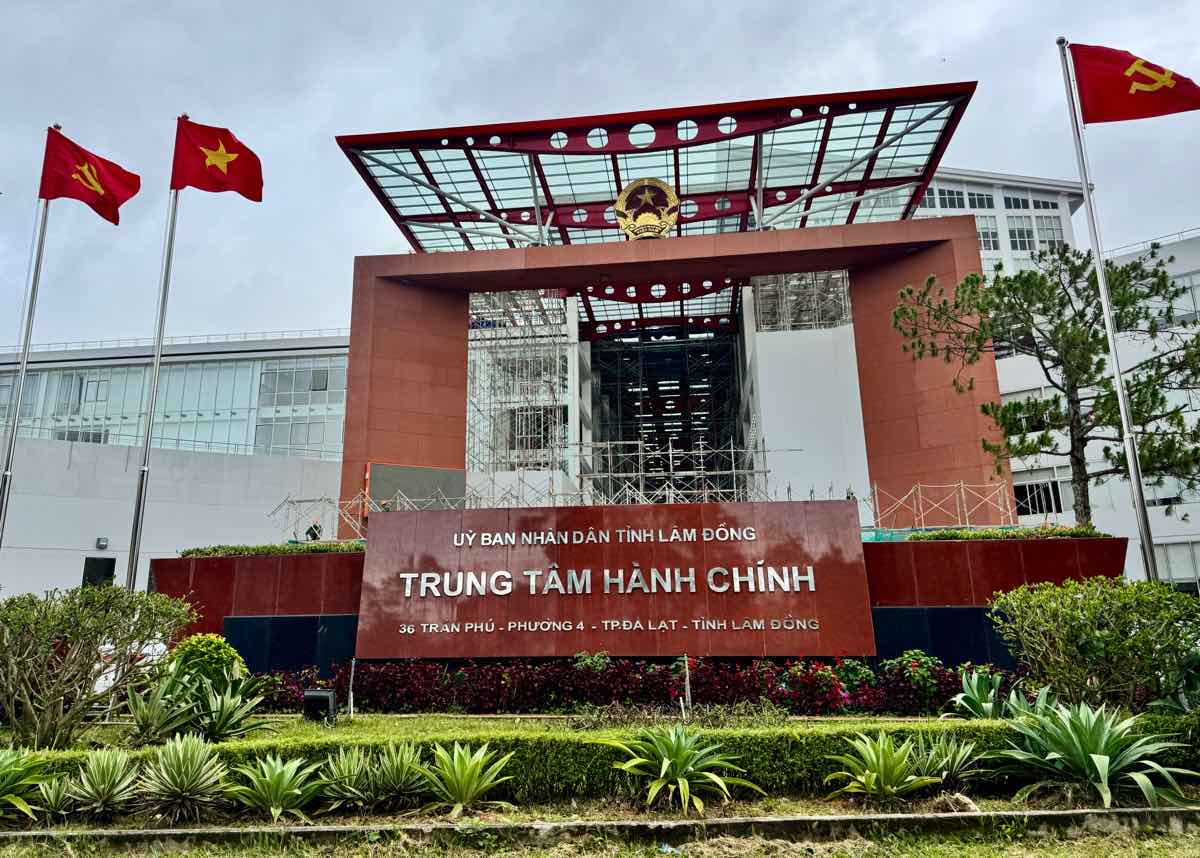 Trung tam hanh chinh tinh Lam Dong, noi nhieu can bo, cong chuc, vien chuc tu tinh Binh Thuan va Dak Nong (cu) len lam viec. Anh: Duy Tuan 