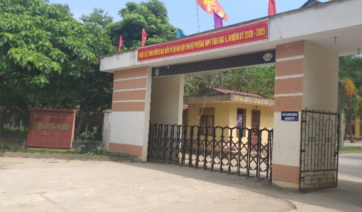 Tinh Gia 4 High School - where the principal is located has just been prosecuted. Photo: T.L