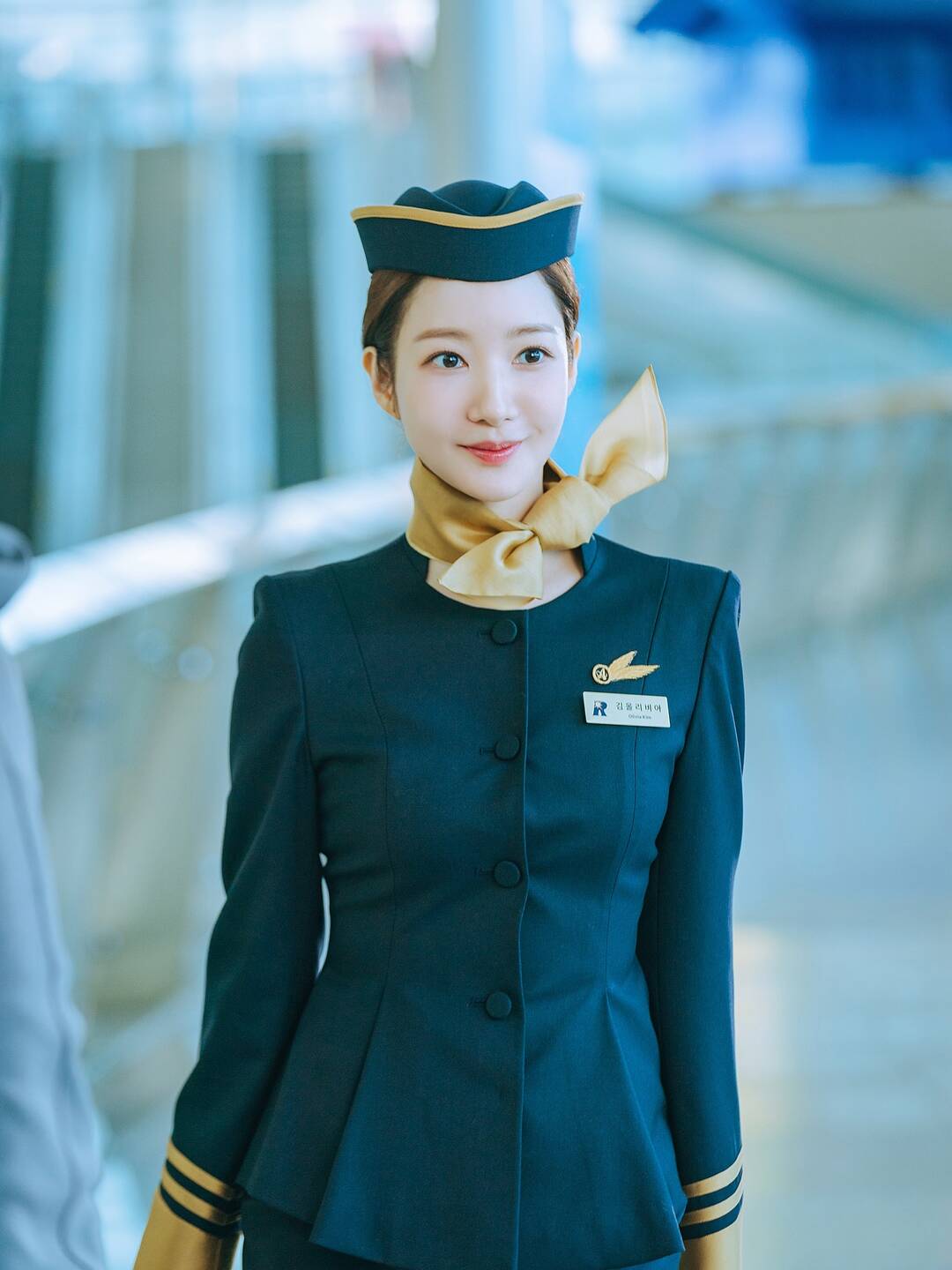 Tao hinh tiep vien hang khong cua Park Min Young trong phim