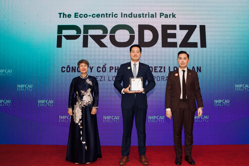 Prodezi Long An Joint Stock Company (Prodezi) is honored to be named in the Top 50 Sustainable Development Enterprises in the Pioneer in waste reduction category. Photo: Provided by the enterprise