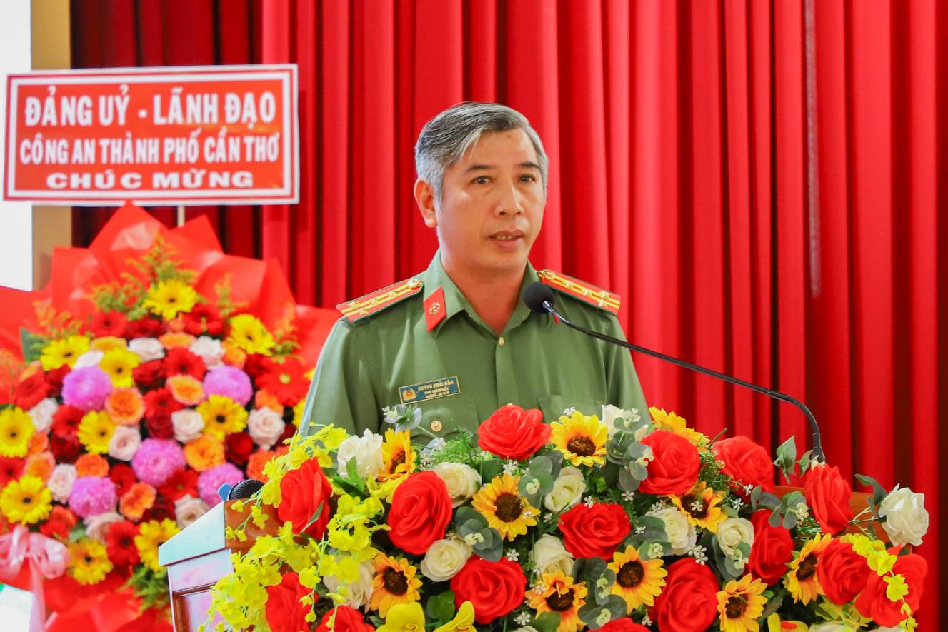 Dai ta Huynh Hoai Han - Pho Giam doc Cong an TP Can Tho phat bieu tai Le khai giang. Anh: Cong an Can Tho