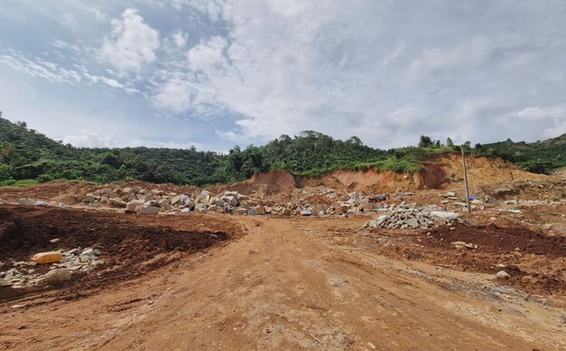 Illegal stone mining area in Dinh Trang Thuong commune (Lam Dong). Photo: Lam Hong
