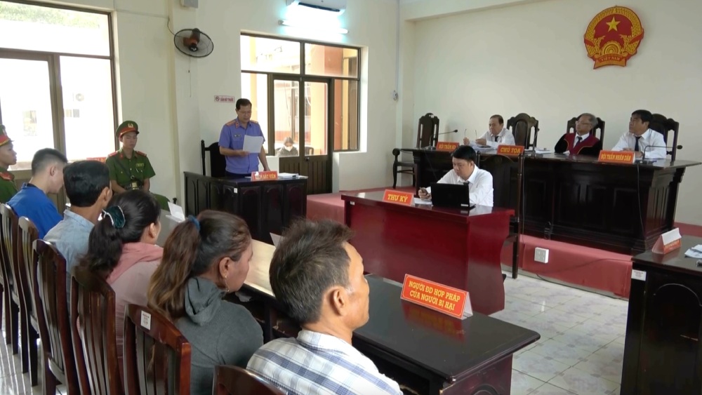 Kha and his wife often argue, leading to an unfortunate murder.