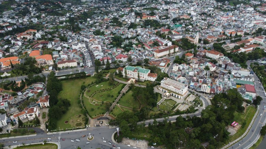 ラム・ドンは、可能性と利点に値する開発を加速する決意を設定しました。写真：ラムホン