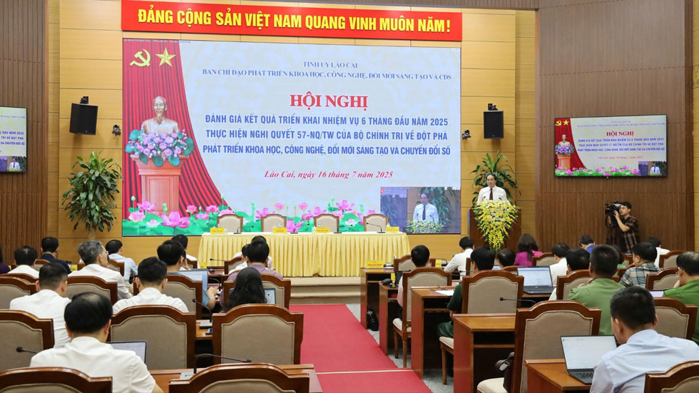 Quang canh hoi nghi. Anh: Anh Hai