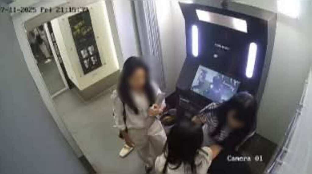 ハノイの撮影所でベトナム人女性が襲撃された。カメラから抜粋